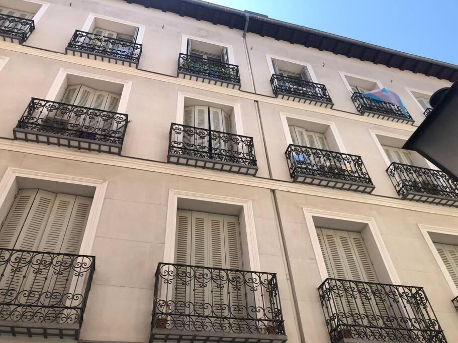 Tesoro Calle, Precioso Estudio Super Equipado Para Dos En Malasana Madrid Ngoại thất bức ảnh